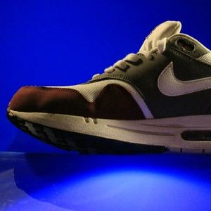 Nike Air Max 1 Essential - Size 11